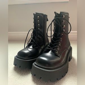 UK Truffle Collection Leather Boots